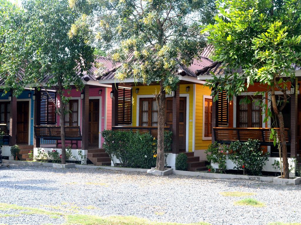 Toffee House Hotel Nakhon Nayok Exterior photo